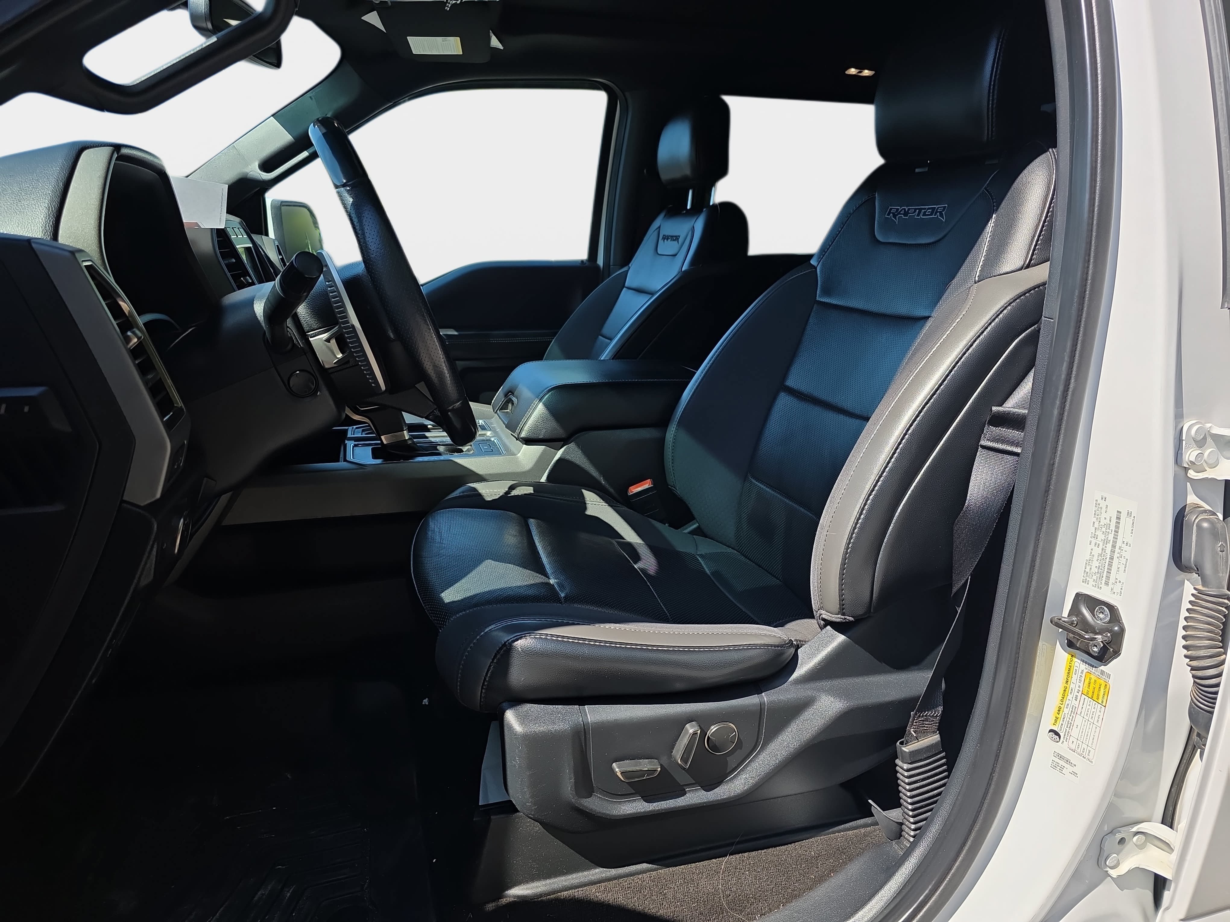 Used 2019 Ford F150 Raptor w/ Equipment Group 802A Luxury AWD/4WD image 5