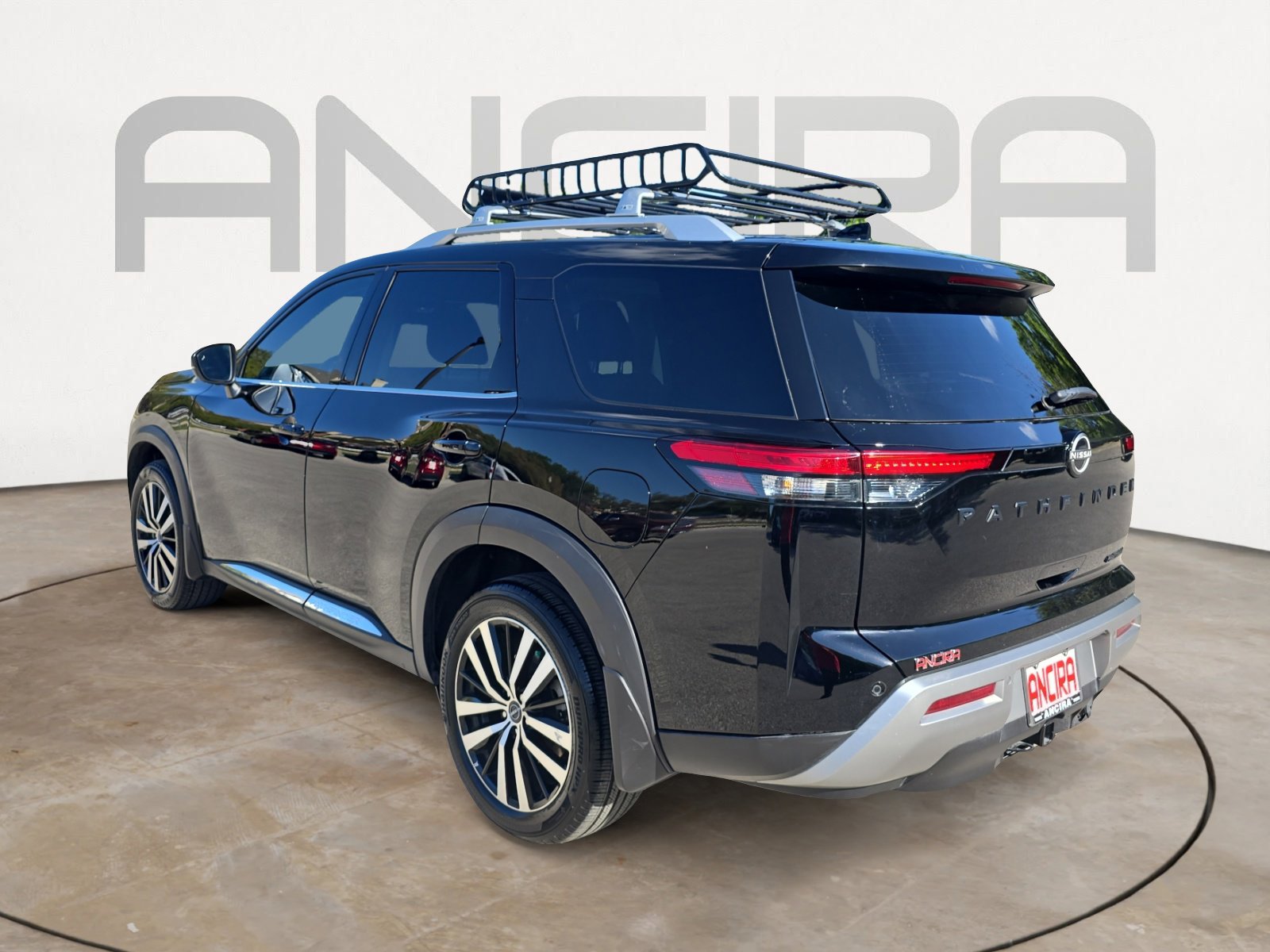 Used 2024 Nissan Pathfinder Platinum image 8