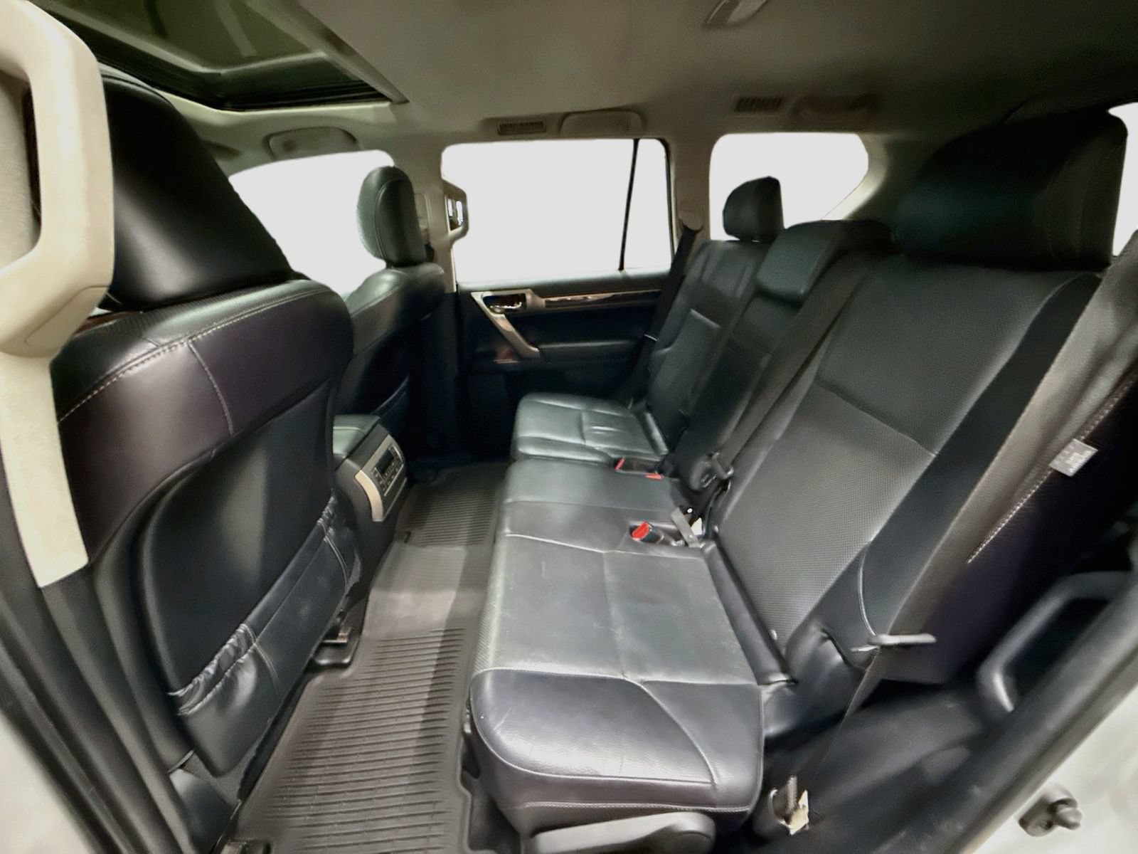 Used 2018 Lexus GX 460 Premium w/ Premium Package AWD/4WD image 27
