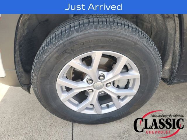 Used 2022 Jeep Grand Cherokee Limited image 17