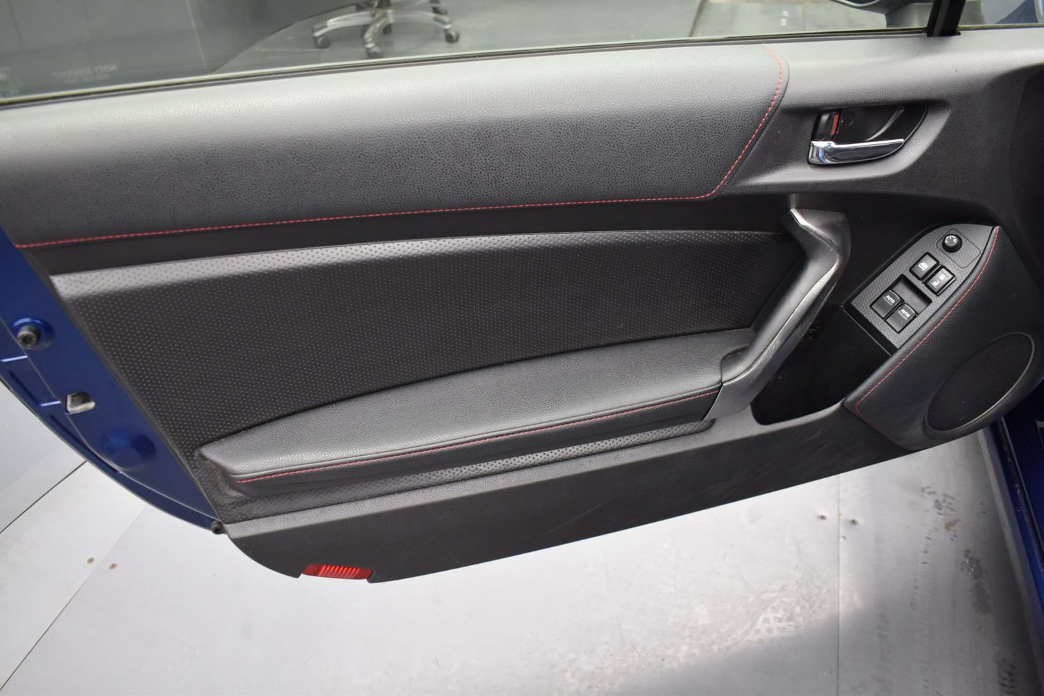 Used 2015 Scion FR-S RWD image 5