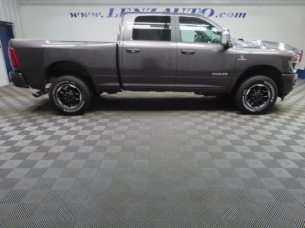 Used 2026 RAM 2500 Laramie AWD/4WD image 2