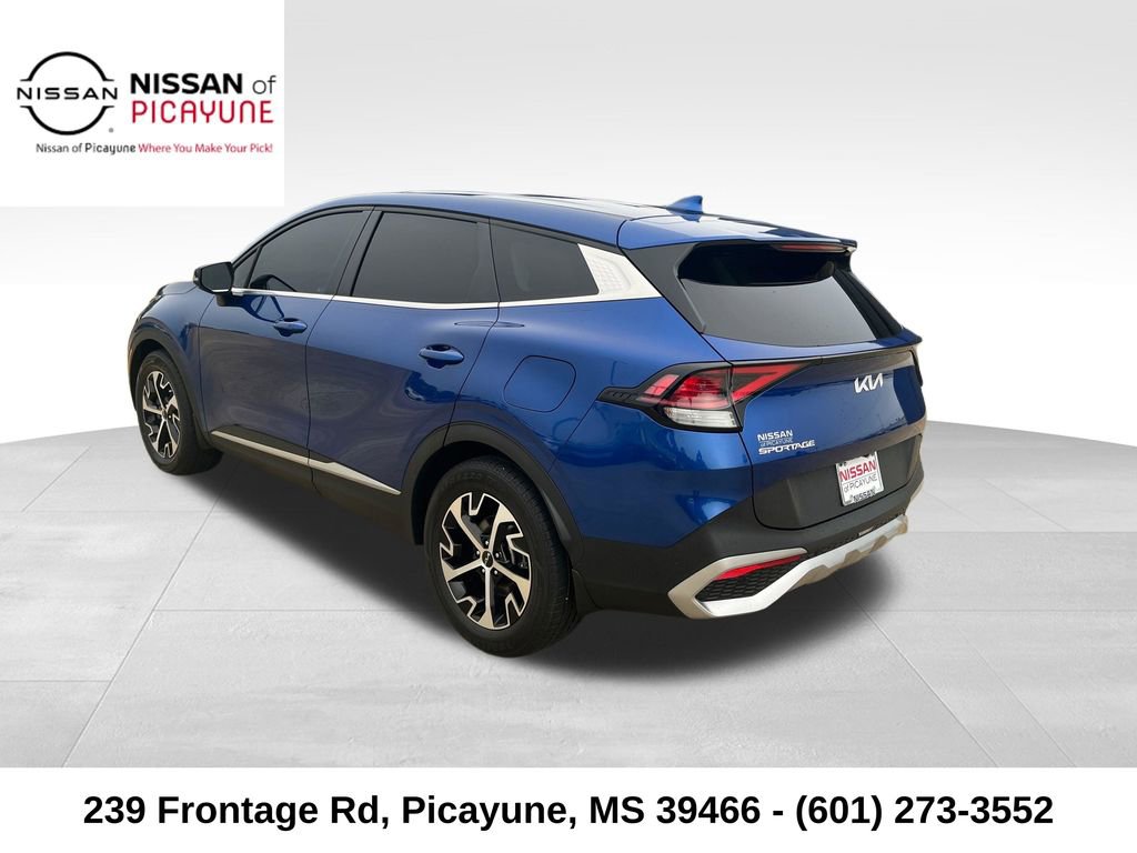 Used 2023 Kia Sportage EX image 3