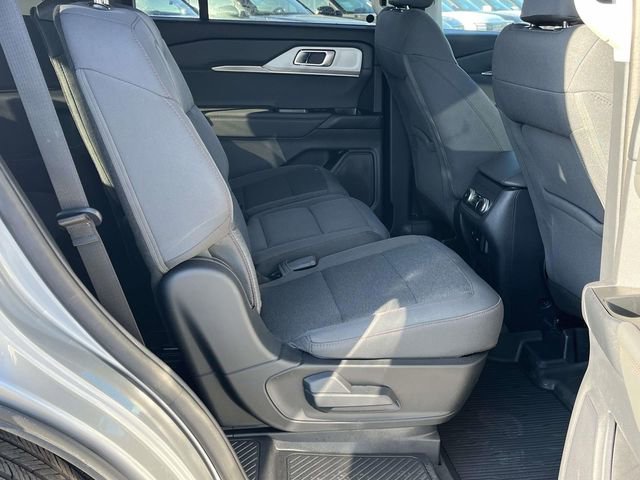 Used 2025 Ford Explorer Active image 27