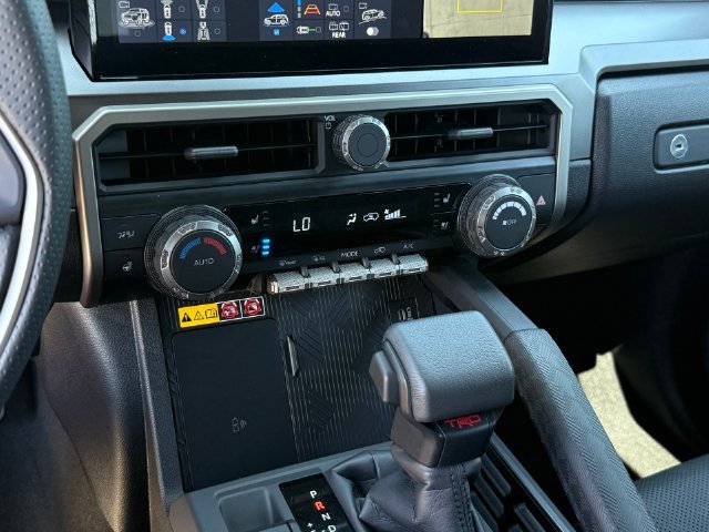 Used 2026 Toyota 4Runner TRD Off-Road Premium w/ Tow Technology Package AWD/4WD image 17