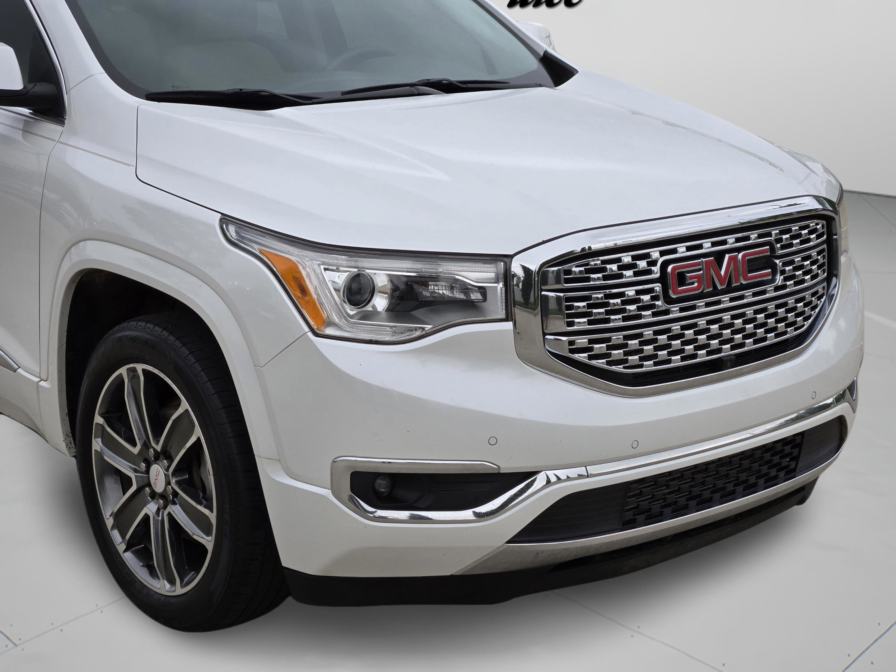 Used 2017 GMC Acadia Denali w/ Technology Package image 29