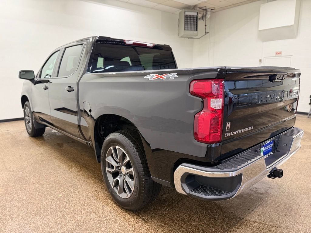 Used 2024 Chevrolet Silverado 1500 LT image 3