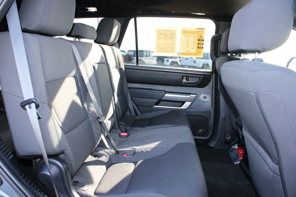 Used 2025 Toyota Sequoia SR5 AWD/4WD image 33