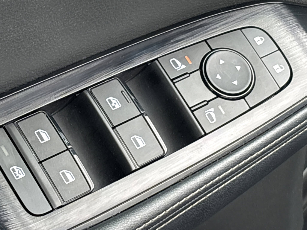 Used 2024 Nissan Rogue SV FWD image 28