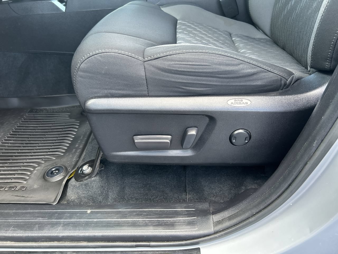 Used 2021 Toyota Tundra SR5 AWD/4WD image 24