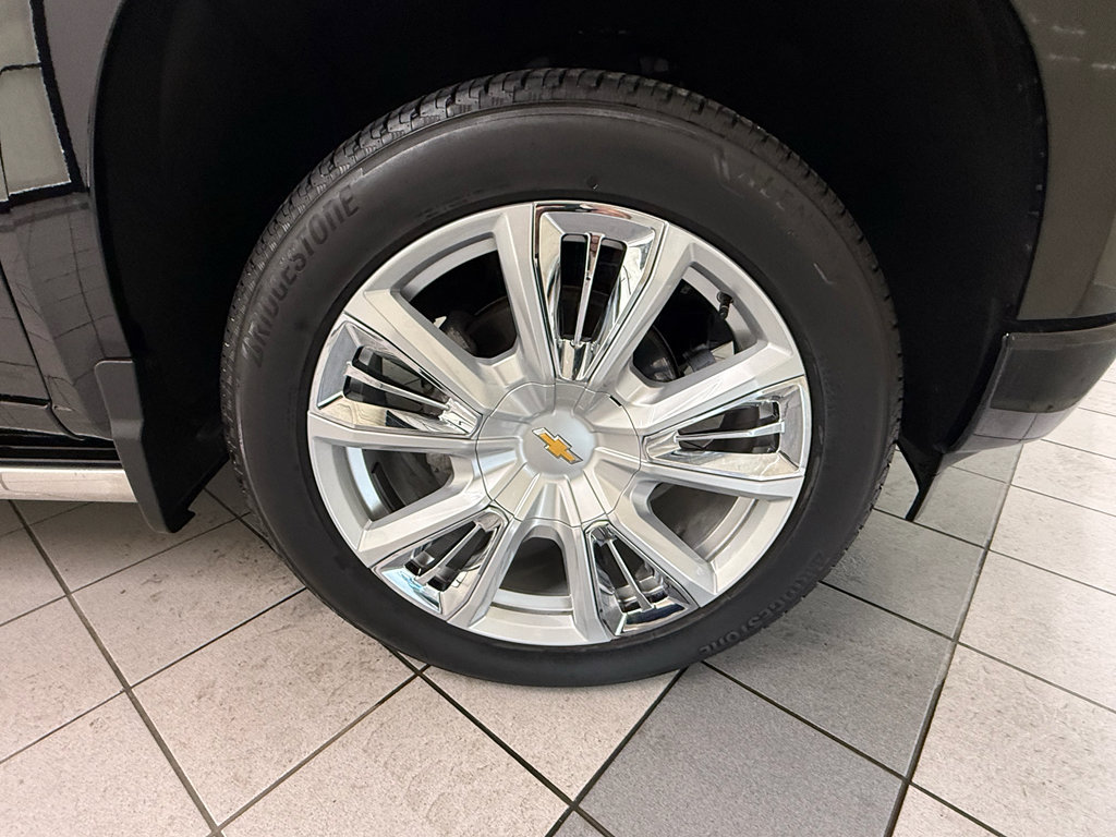 Certified 2025 Chevrolet Silverado 1500 High Country w/ High Country Premium Package AWD/4WD image 15