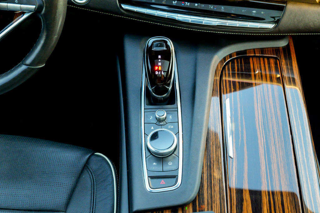 Used 2021 Cadillac Escalade ESV Premium Luxury w/ Driver Assist Tech Package AWD/4WD image 46
