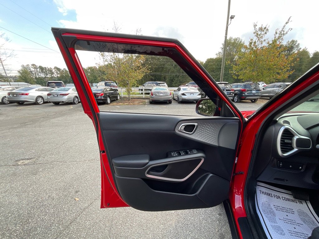 Used 2020 Kia Soul LX image 37