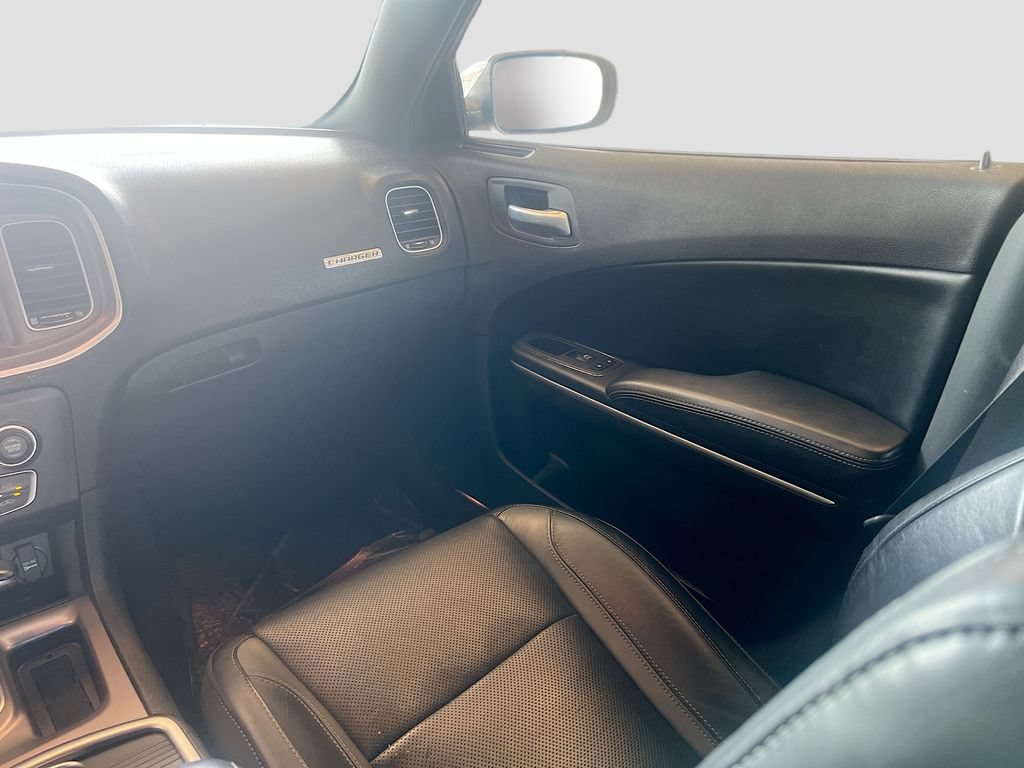 Used 2021 Dodge Charger SXT w/ Leather Interior Group RWD image 23