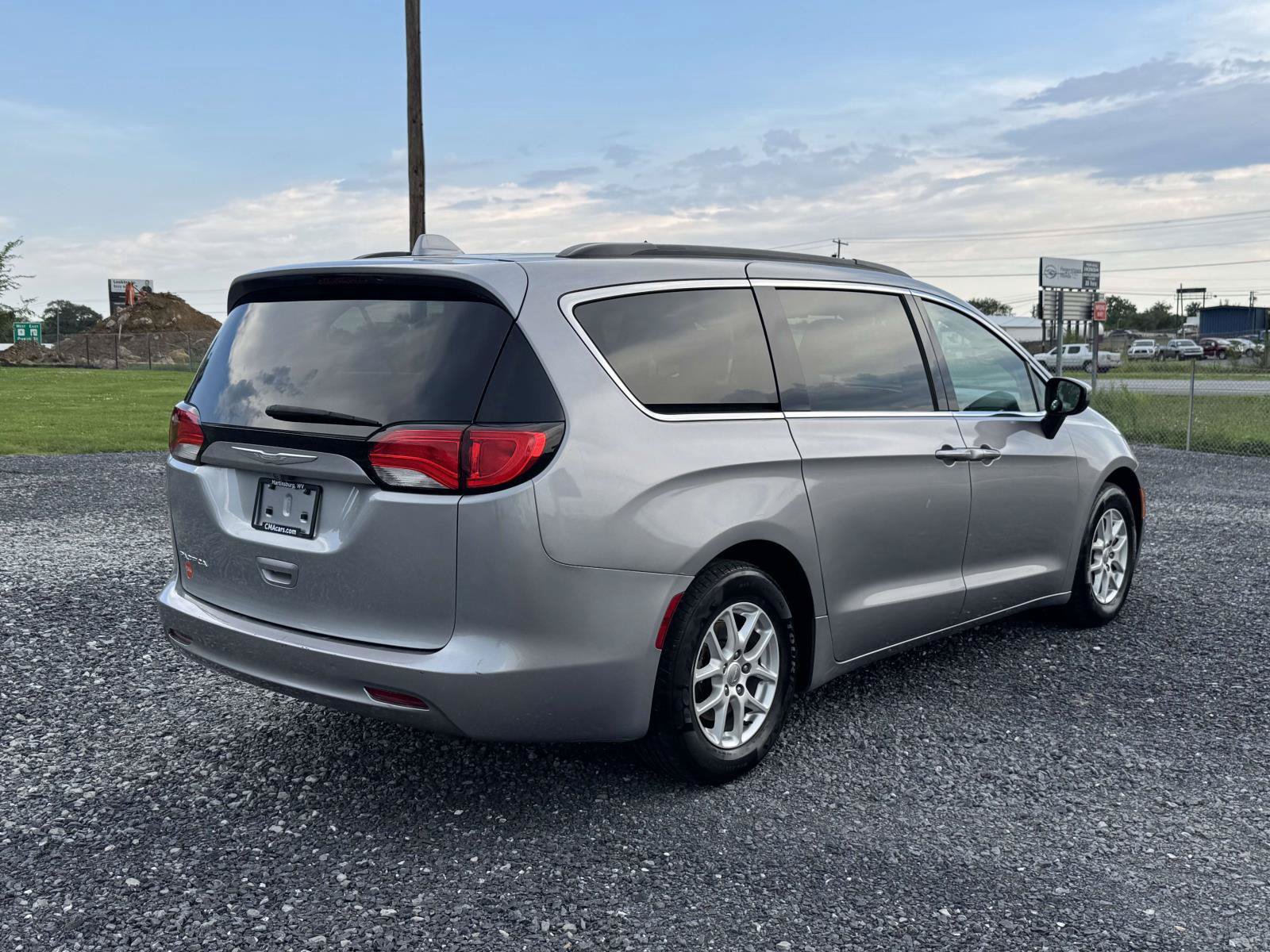 Used 2017 Chrysler Pacifica LX FWD image 24