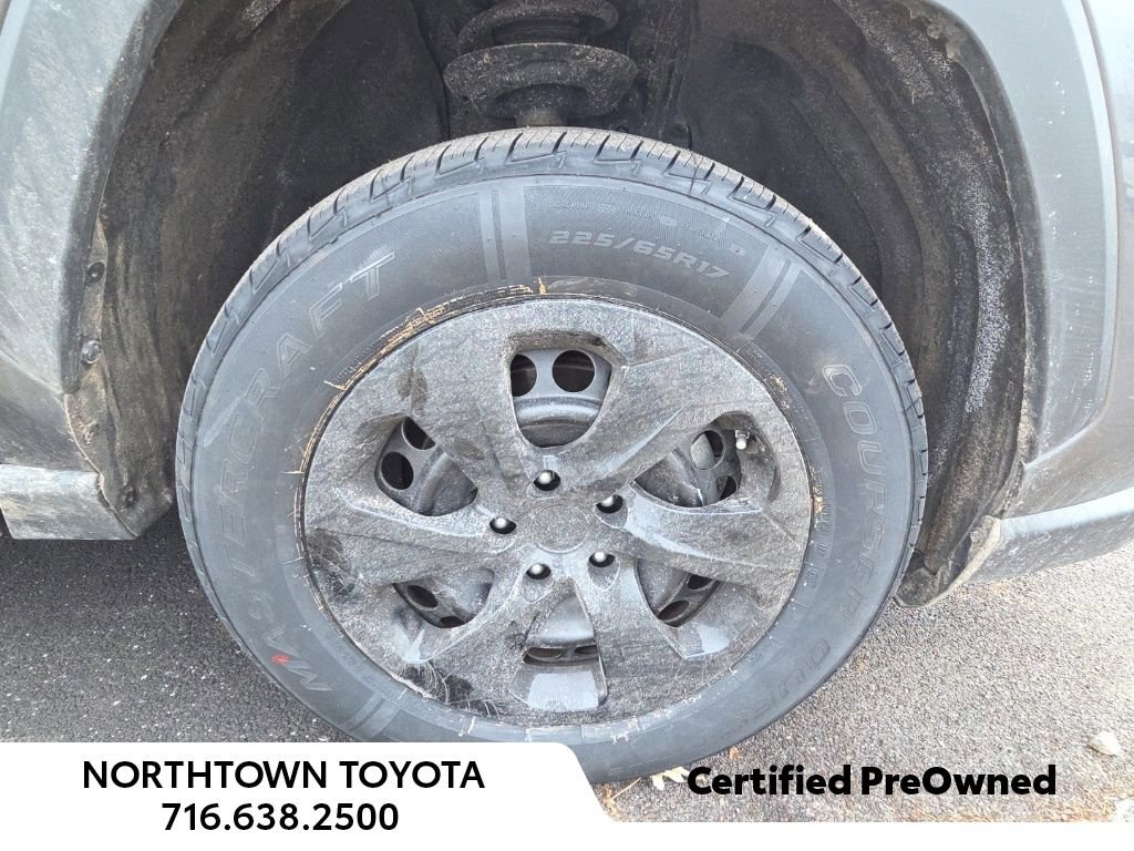 Used 2022 Toyota RAV4 LE image 2