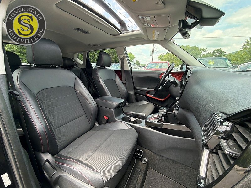 Used 2020 Kia Soul GT-Line Turbo FWD image 17