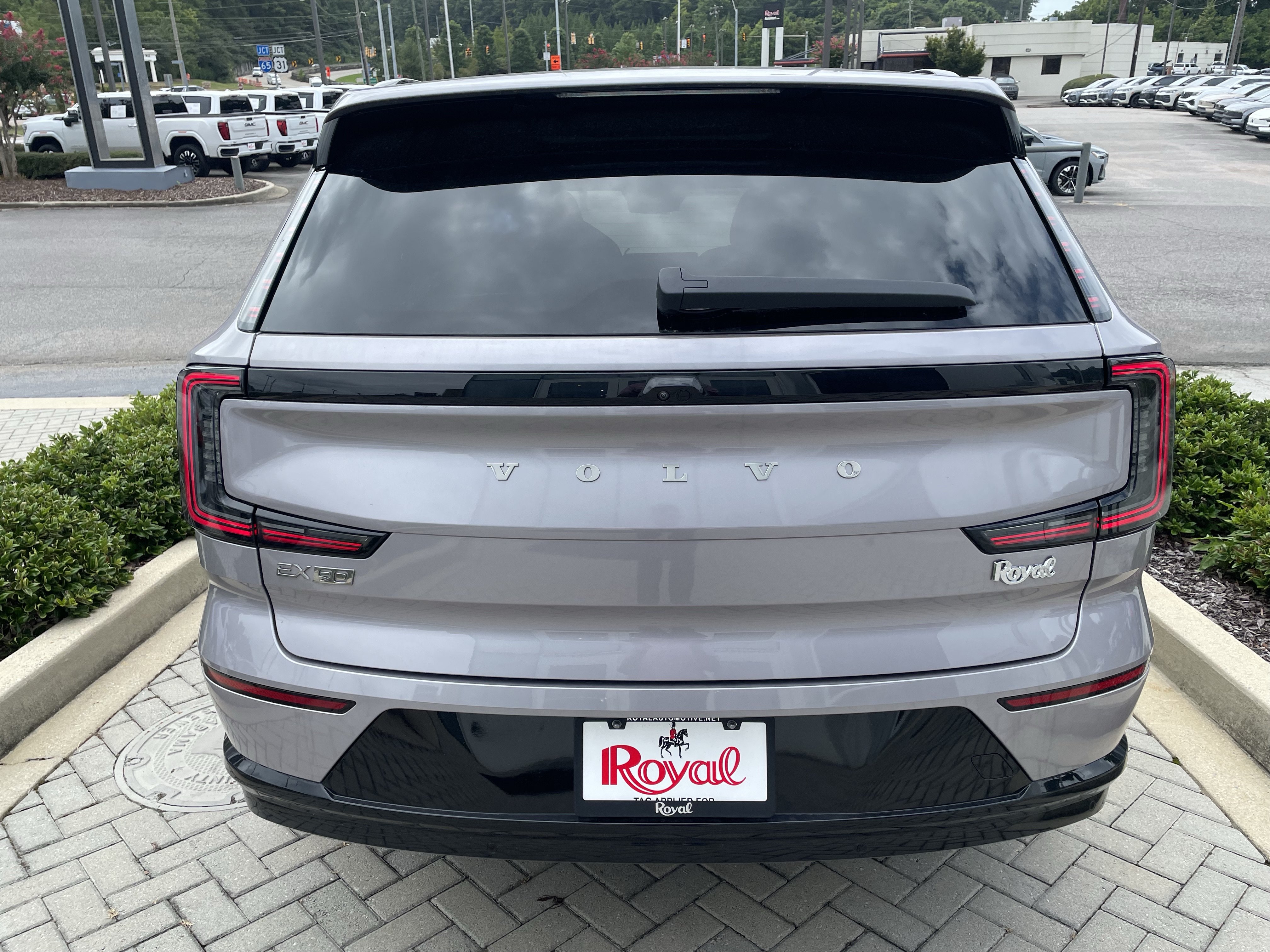 New 2026 Volvo EX90 Plus RWD image 4