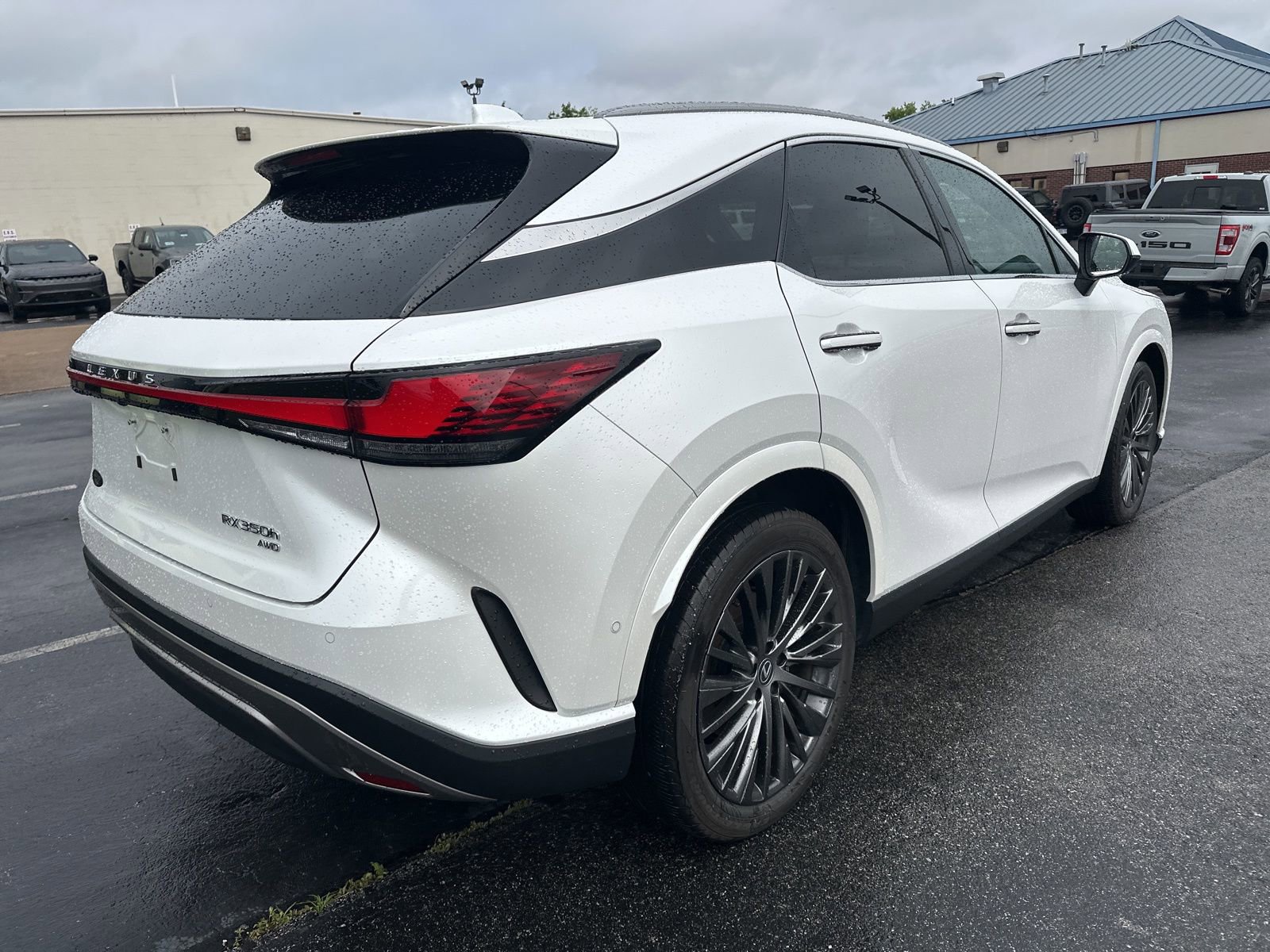 Used 2023 Lexus RX 350 w/ Cold Area Package AWD/4WD image 3