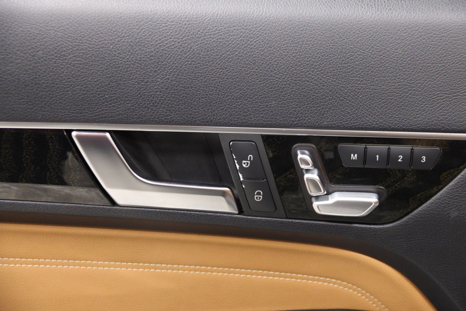 Used 2015 Mercedes-Benz E 400 Cabriolet w/ Premium 1 Package image 62