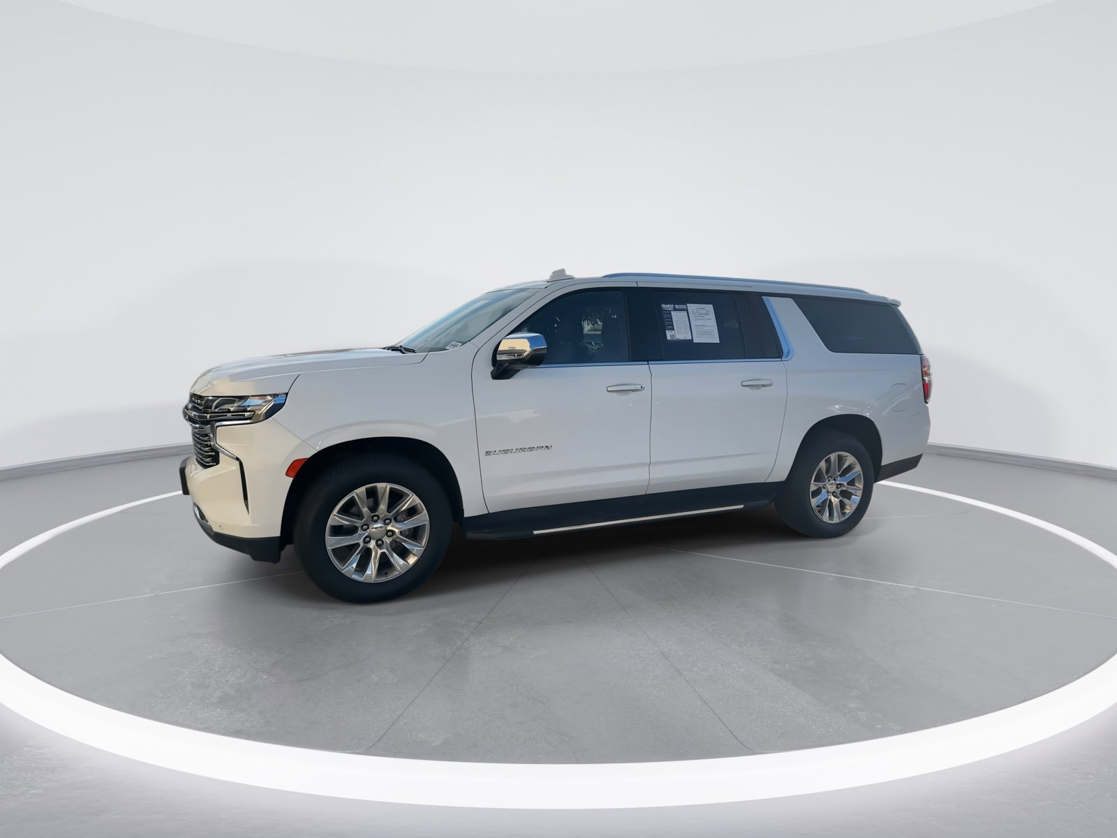 Used 2023 Chevrolet Suburban Premier image 5