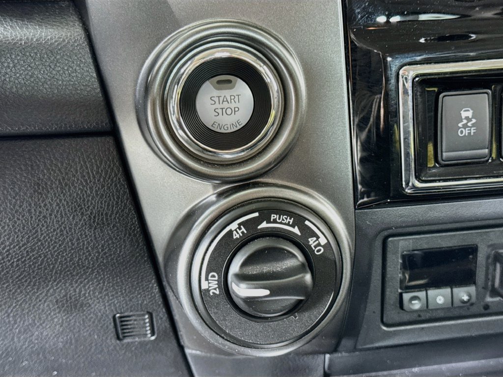 Used 2017 Nissan Titan Platinum Reserve AWD/4WD image 36