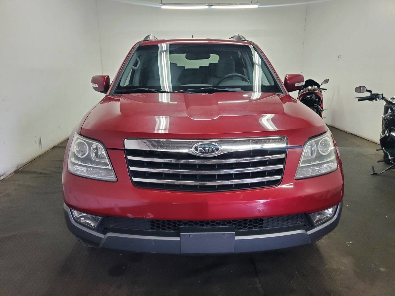 Used 2009 Kia Borrego EX w/ Premium Pkg AWD/4WD image 2