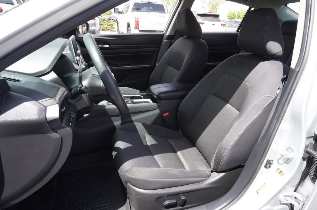 Certified 2024 Nissan Altima 2.5 SV FWD image 13