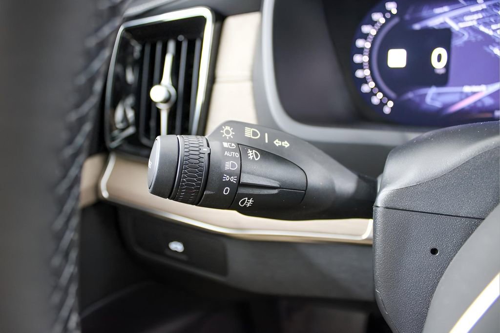 New 2026 Volvo XC90 B6 Plus w/ Protection Package Premier image 20