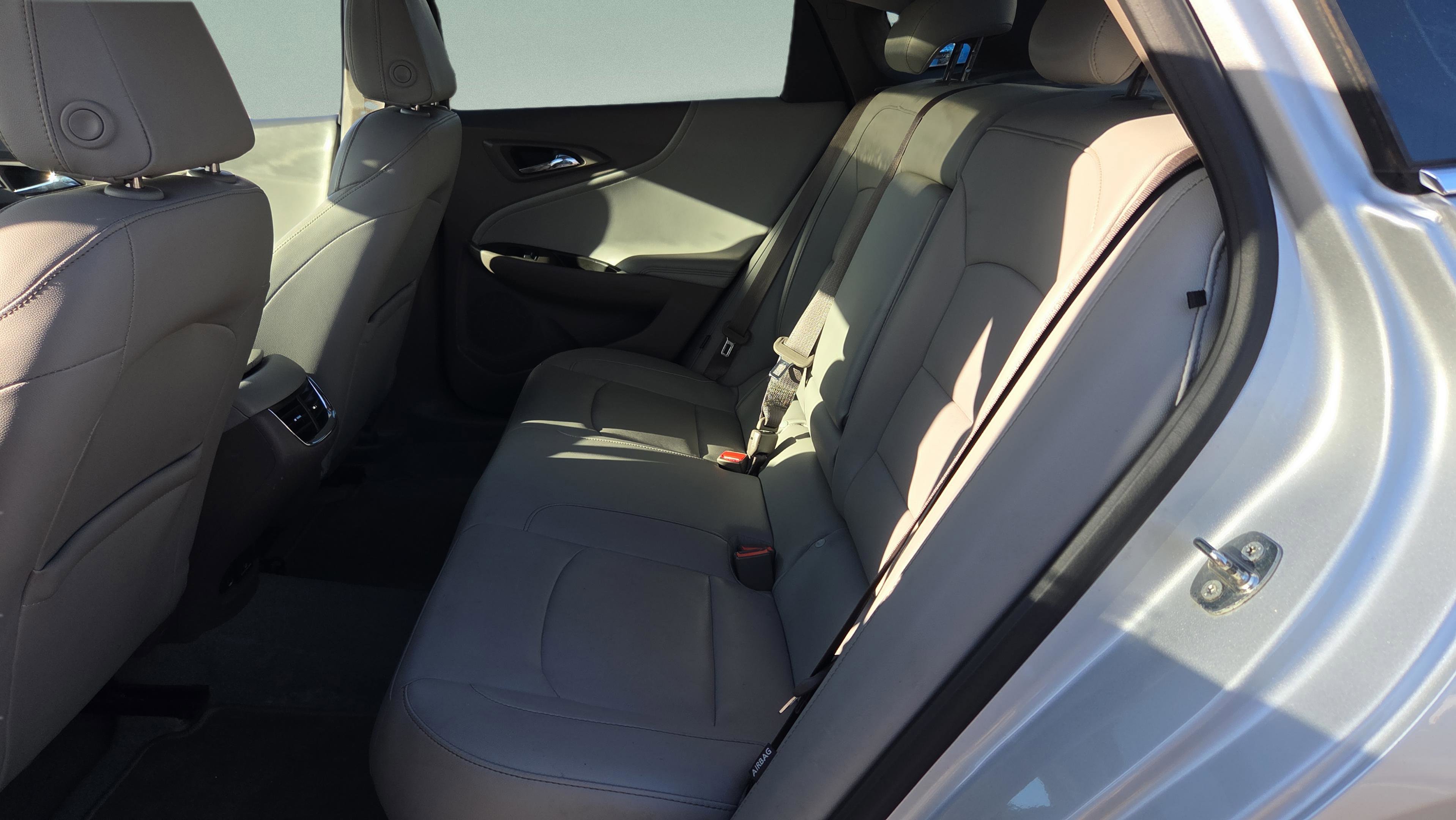 Used 2017 Chevrolet Malibu LT w/ Leather Package image 11