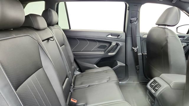 Used 2022 Volkswagen Tiguan SE R-Line image 24