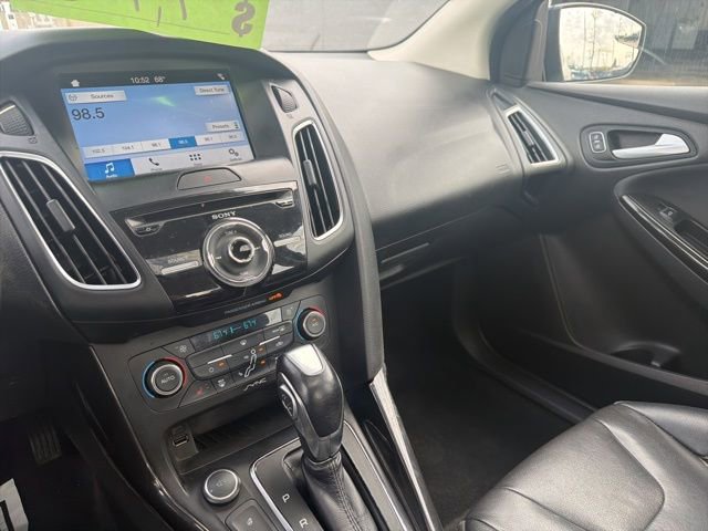 Used 2017 Ford Focus Titanium FWD image 21