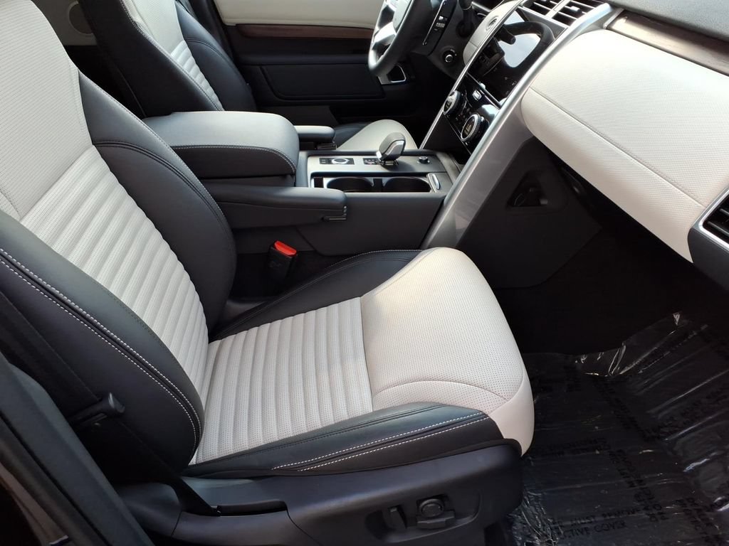 Certified 2025 Land Rover Discovery Dynamic SE AWD/4WD image 7