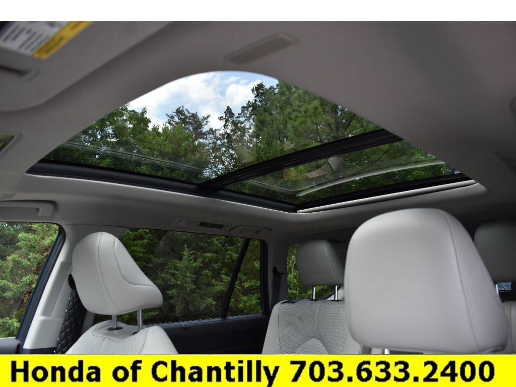 Used 2025 Toyota Grand Highlander AWD image 21