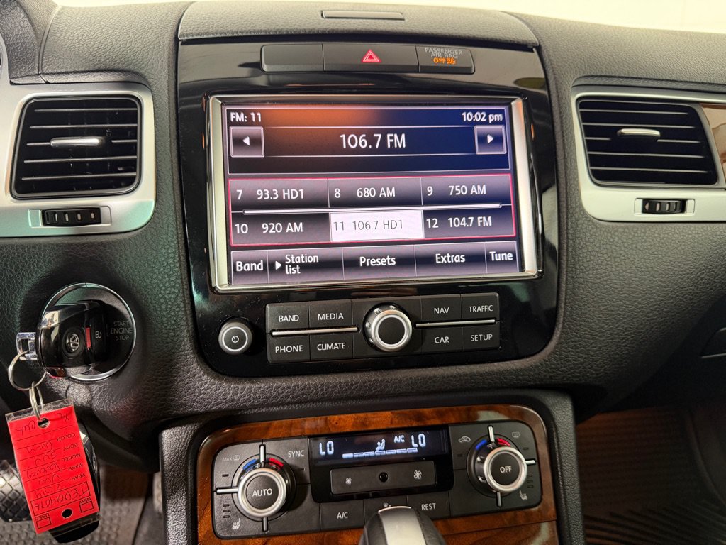 Used 2014 Volkswagen Touareg VR6 AWD/4WD image 12