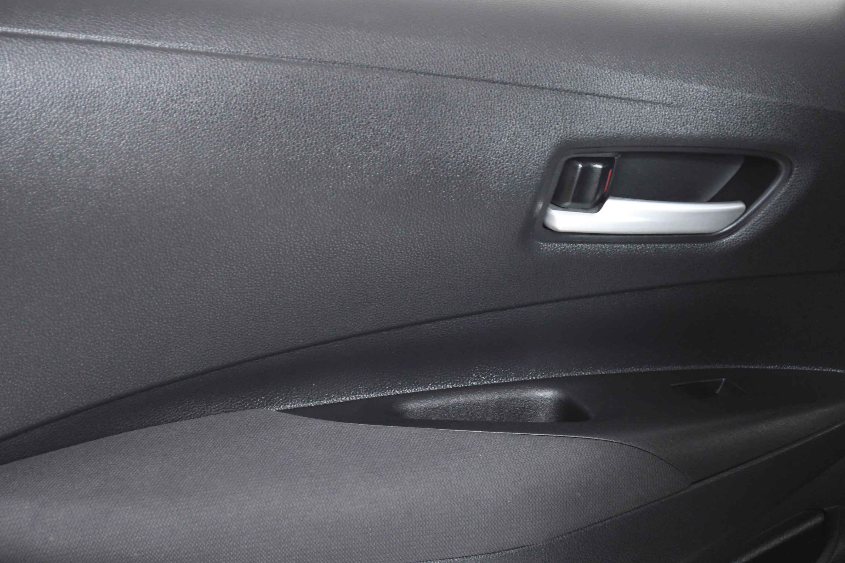 Used 2021 Toyota Corolla LE image 23