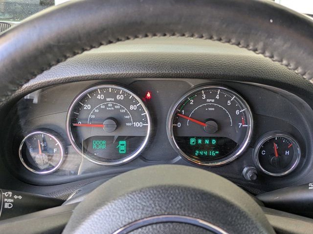 Used 2018 Jeep Wrangler Sahara w/ Connectivity Group image 21