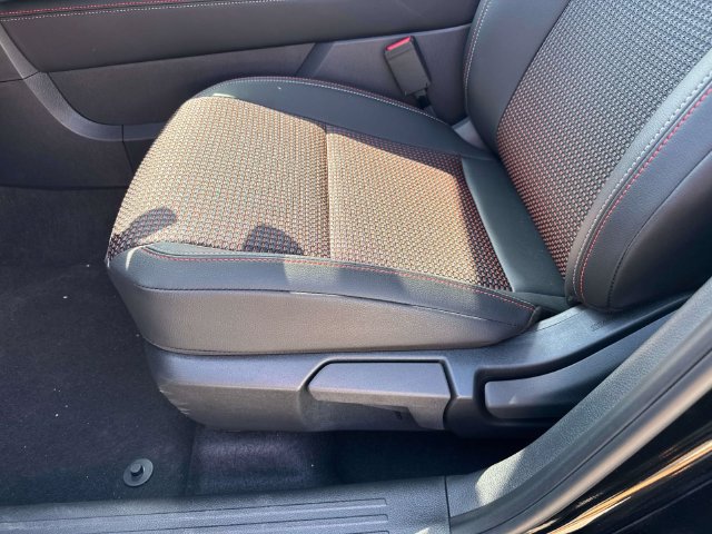 New 2027 Nissan Kicks SR FWD image 19