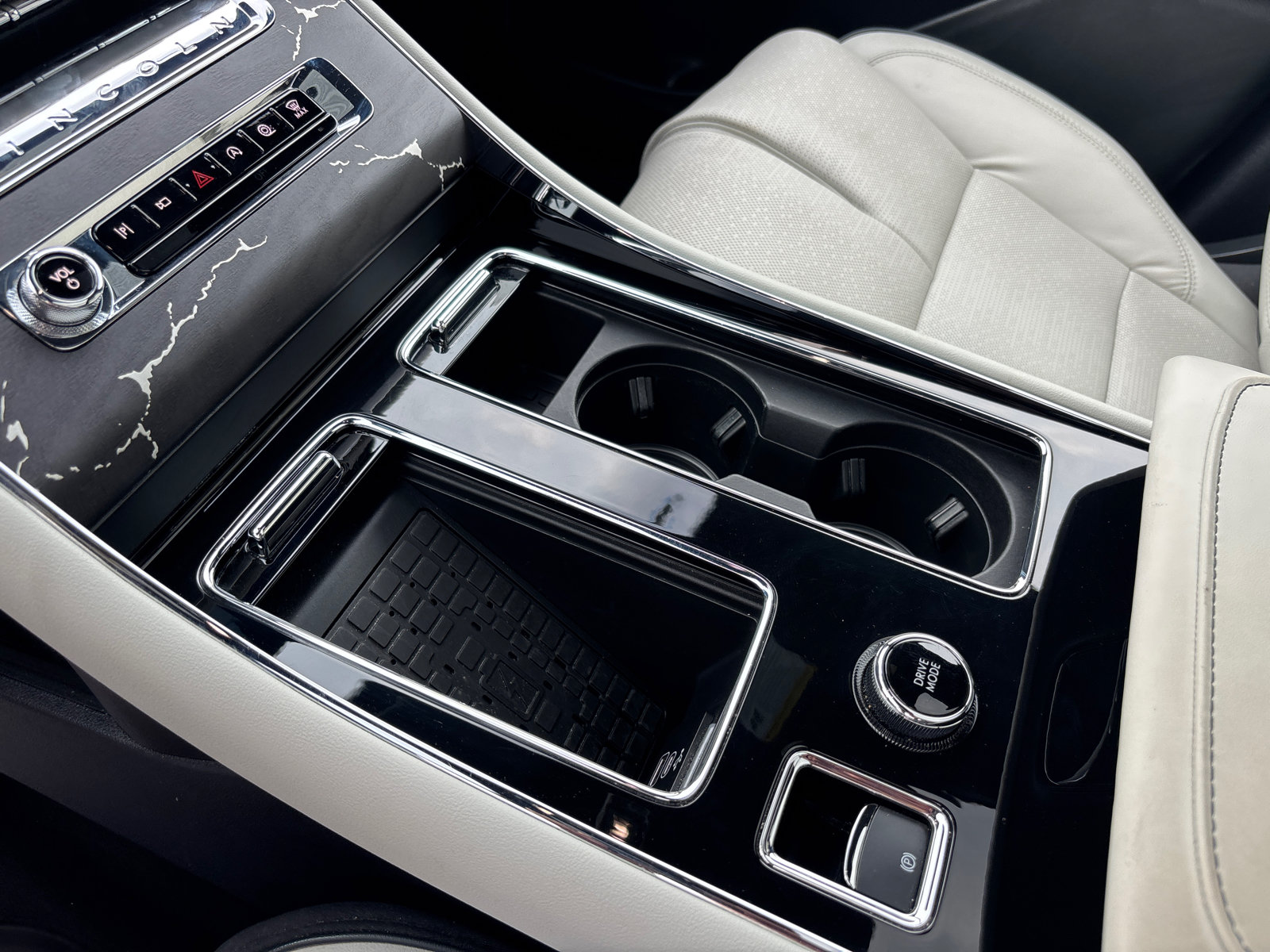 Certified 2025 Lincoln Aviator Black Label AWD/4WD image 23