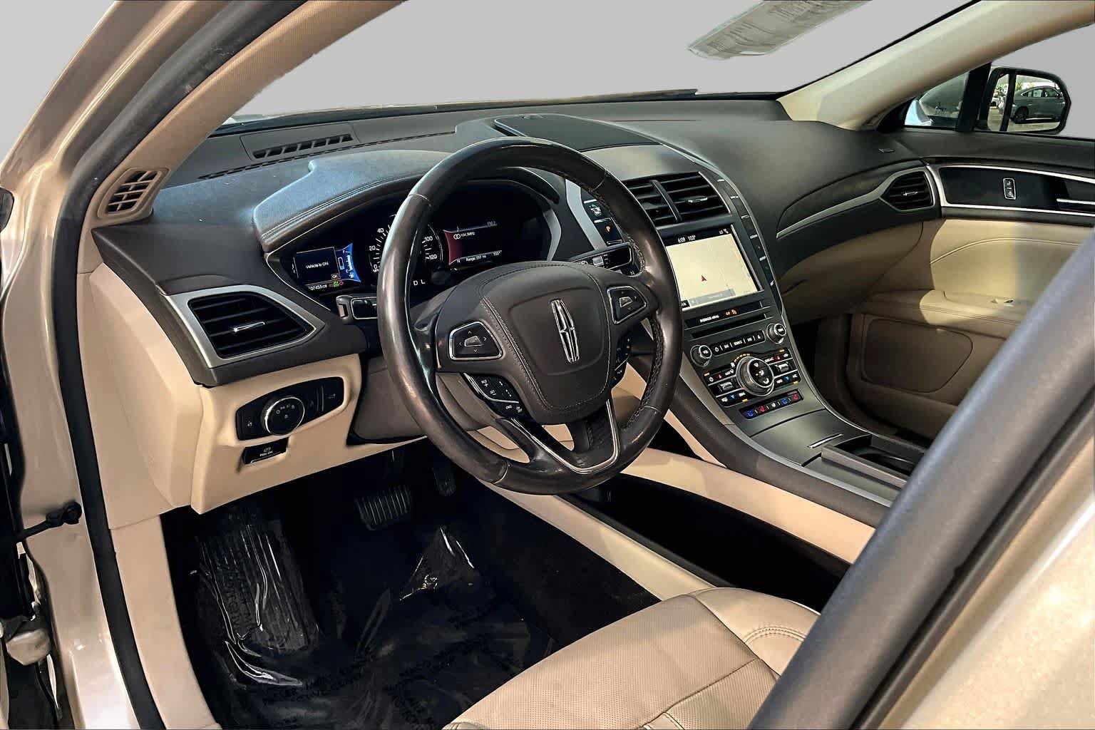 Used 2017 Lincoln MKZ Reserve w/ Technology Package FWD image 18
