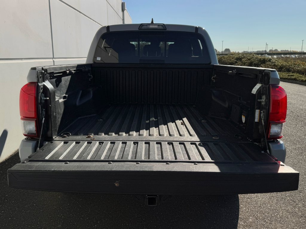 Certified 2019 Toyota Tacoma TRD Sport AWD/4WD image 22