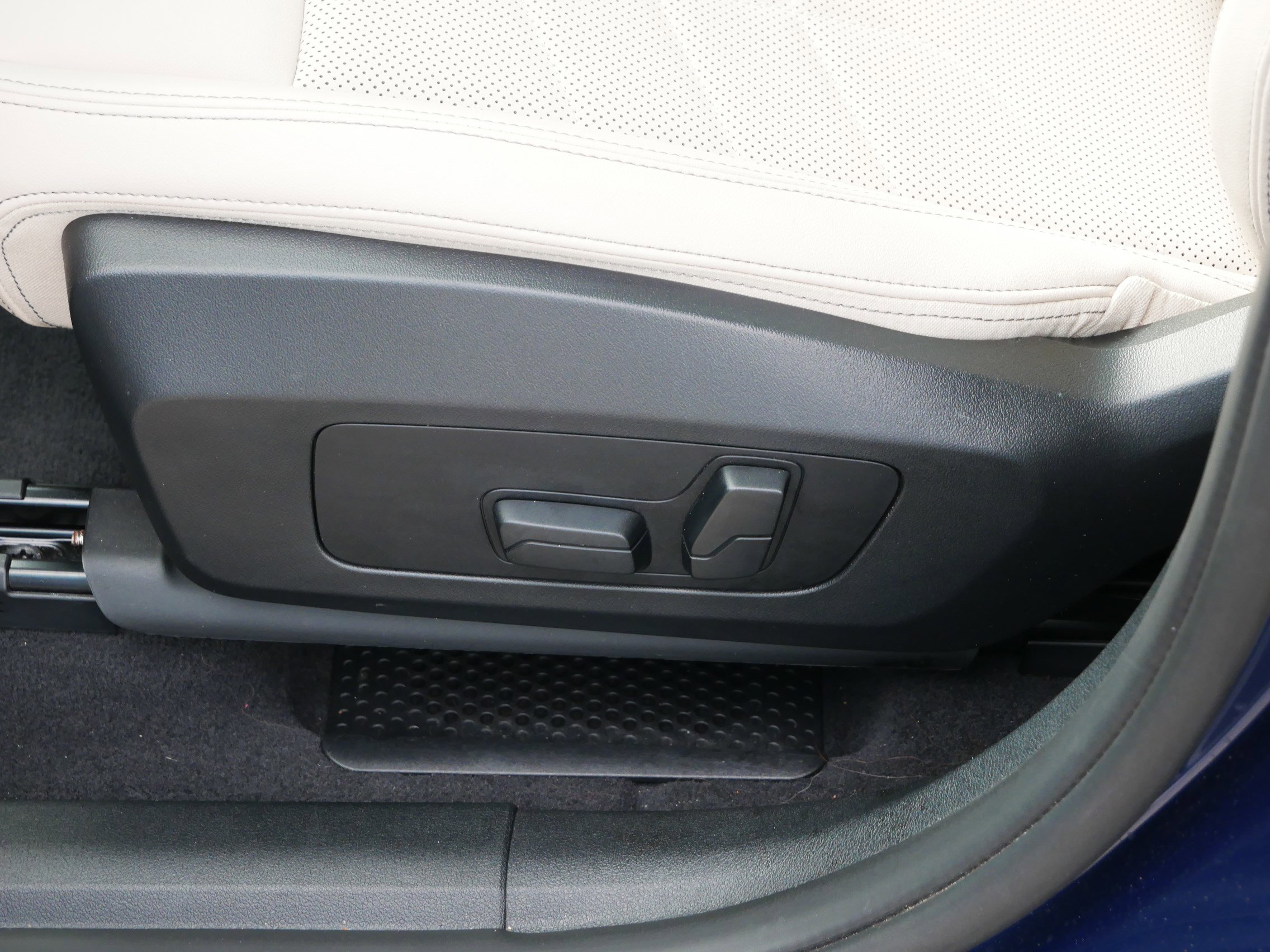 Certified 2023 BMW X1 xDrive28i w/ Convenience Package image 19