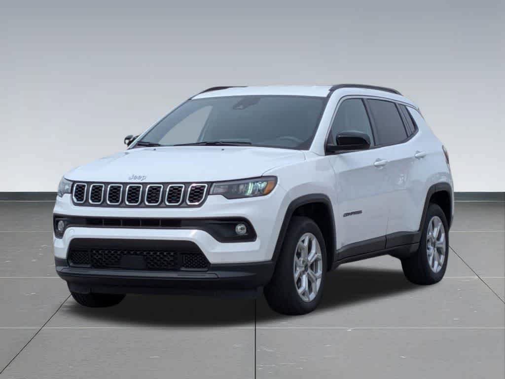 Certified 2025 Jeep Compass Latitude AWD/4WD image 9