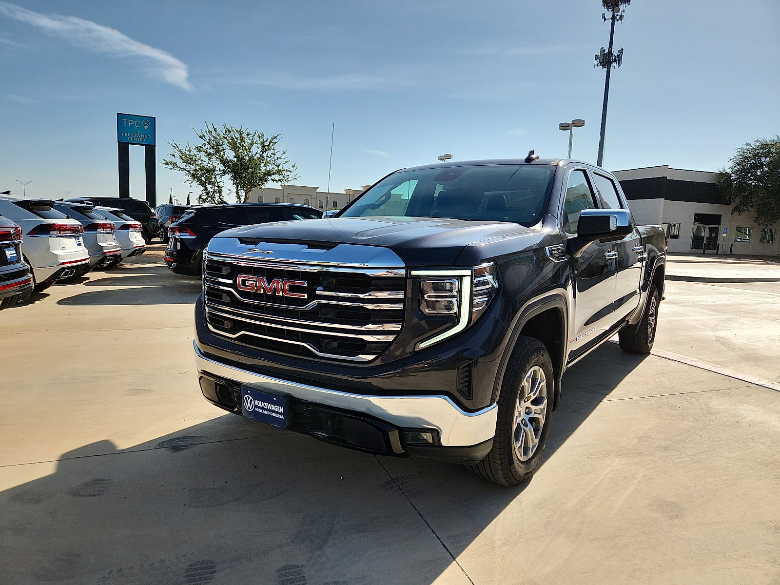 Used 2025 GMC Sierra 1500 SLT AWD/4WD image 2