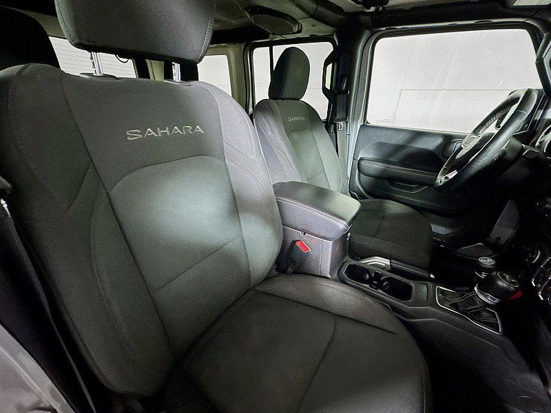 Used 2018 Jeep Wrangler Unlimited Sahara w/ Cold Weather Group image 26