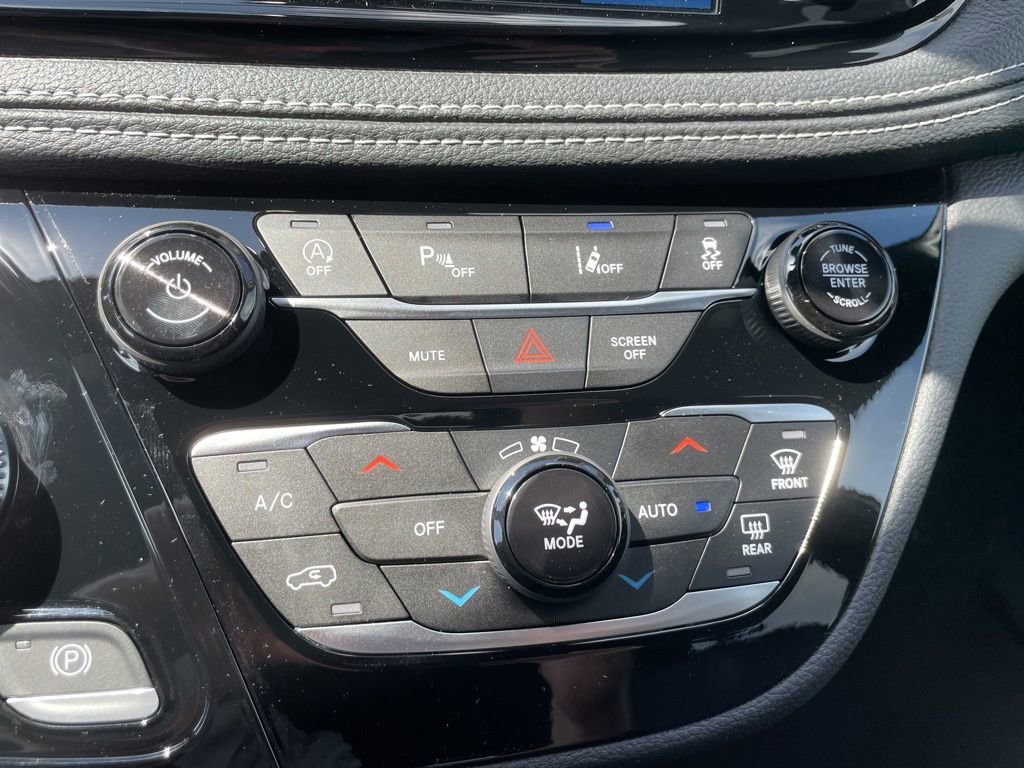 New 2026 Chrysler Pacifica Select image 36
