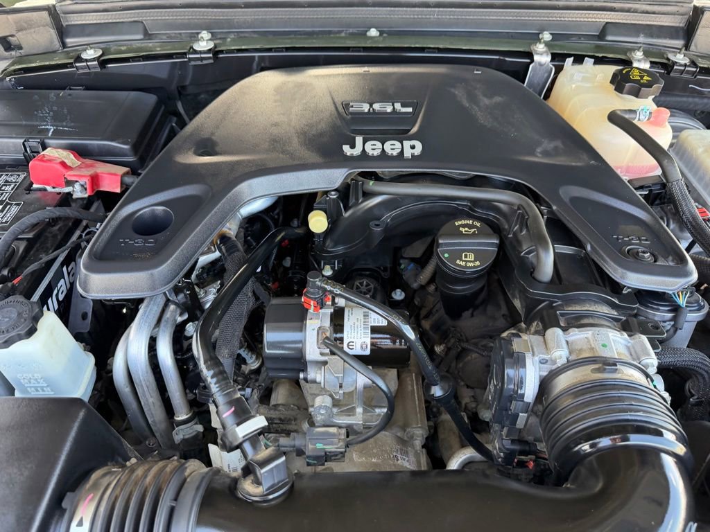 Used 2021 Jeep Wrangler Unlimited Rubicon AWD/4WD image 13