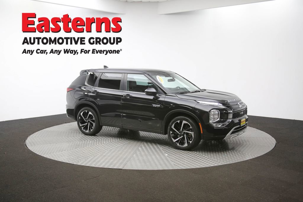 Used 2023 Mitsubishi Outlander SE image 49