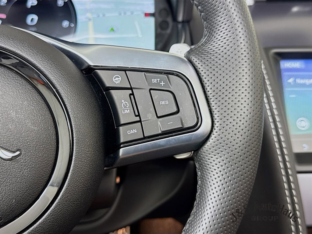 Used 2022 Jaguar F-TYPE R image 14