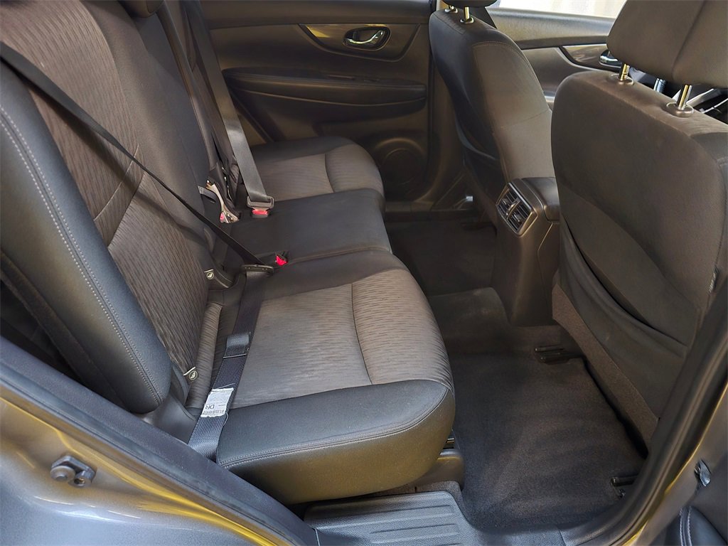 Used 2020 Nissan Rogue SV image 13